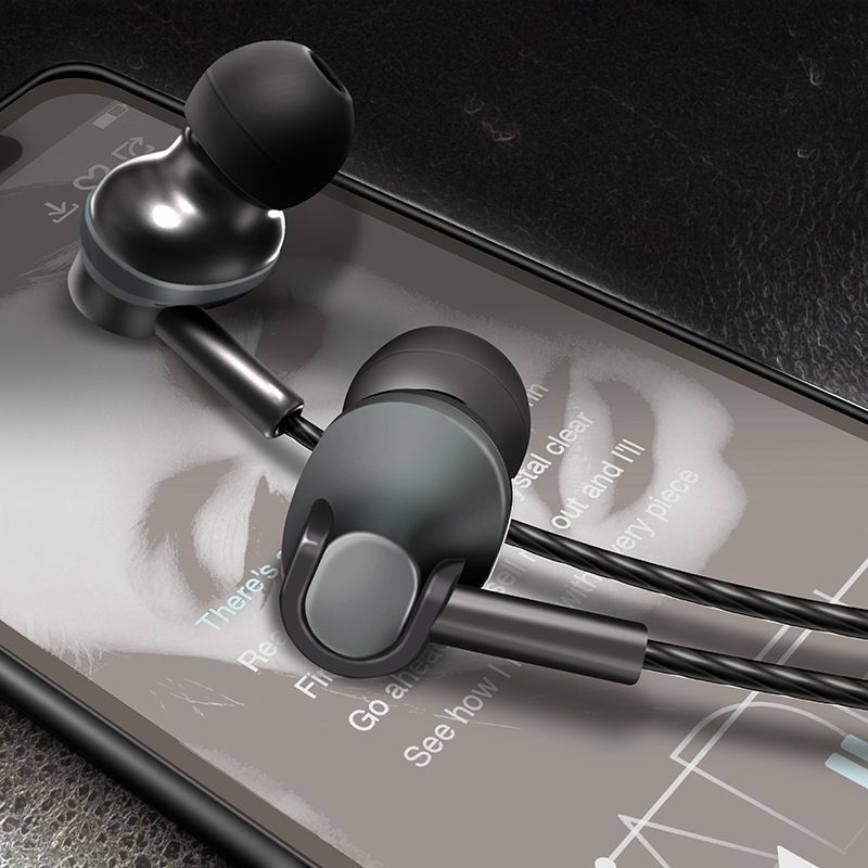 Earphone in ear type double bass karaoke is suitable for Android mobile phone general wire control with one earplug for mobile phone 