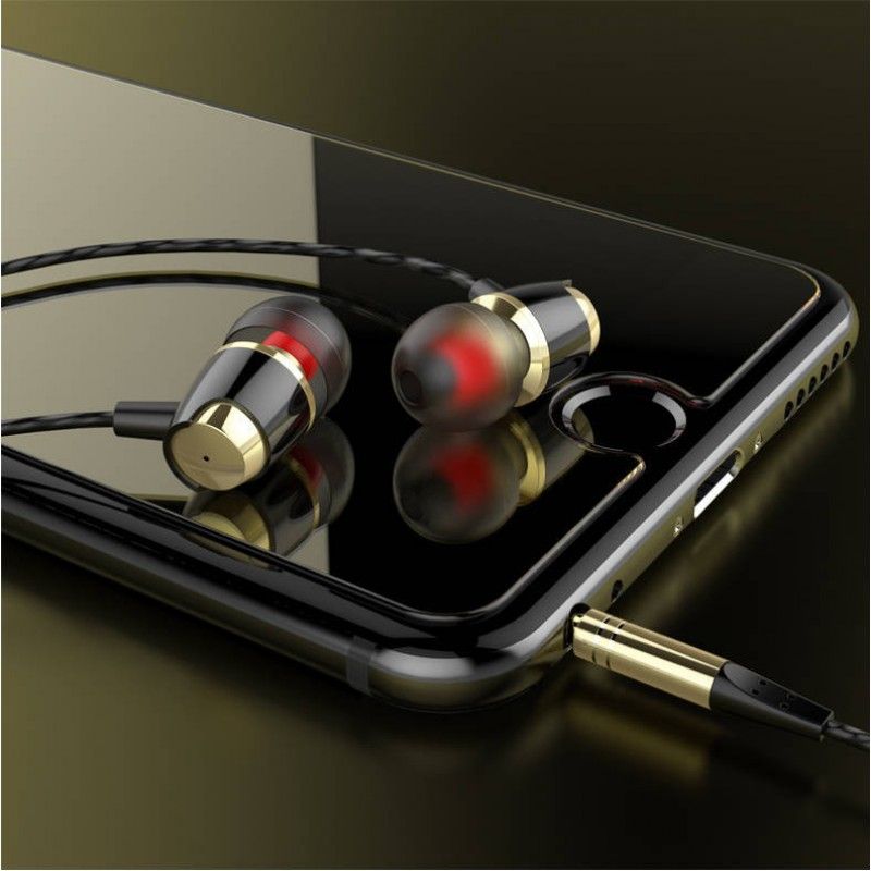 Metal earphone wire controlled subwoofer mobile phone computer earphone in ear earphone earplug general wholesale 
