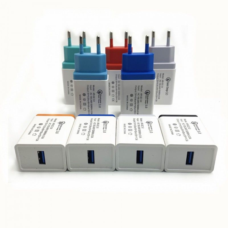 Qc3.0 fast charging charger 3usb EU US UK 5V / 9V / 12V mobile travel charger 3A